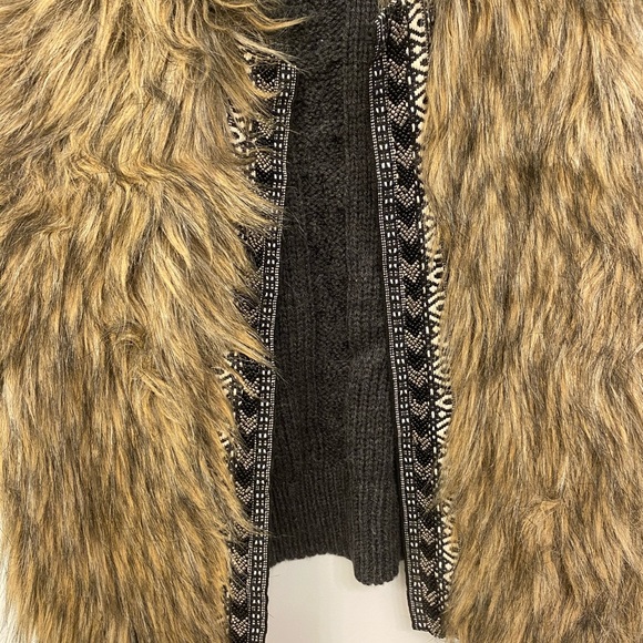 Miss Me faux fur vest - Picture 2 of 5
